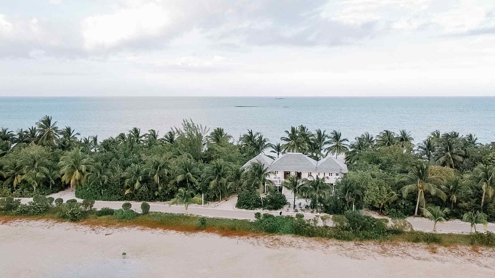 Mangosteen, Kamalame Cay