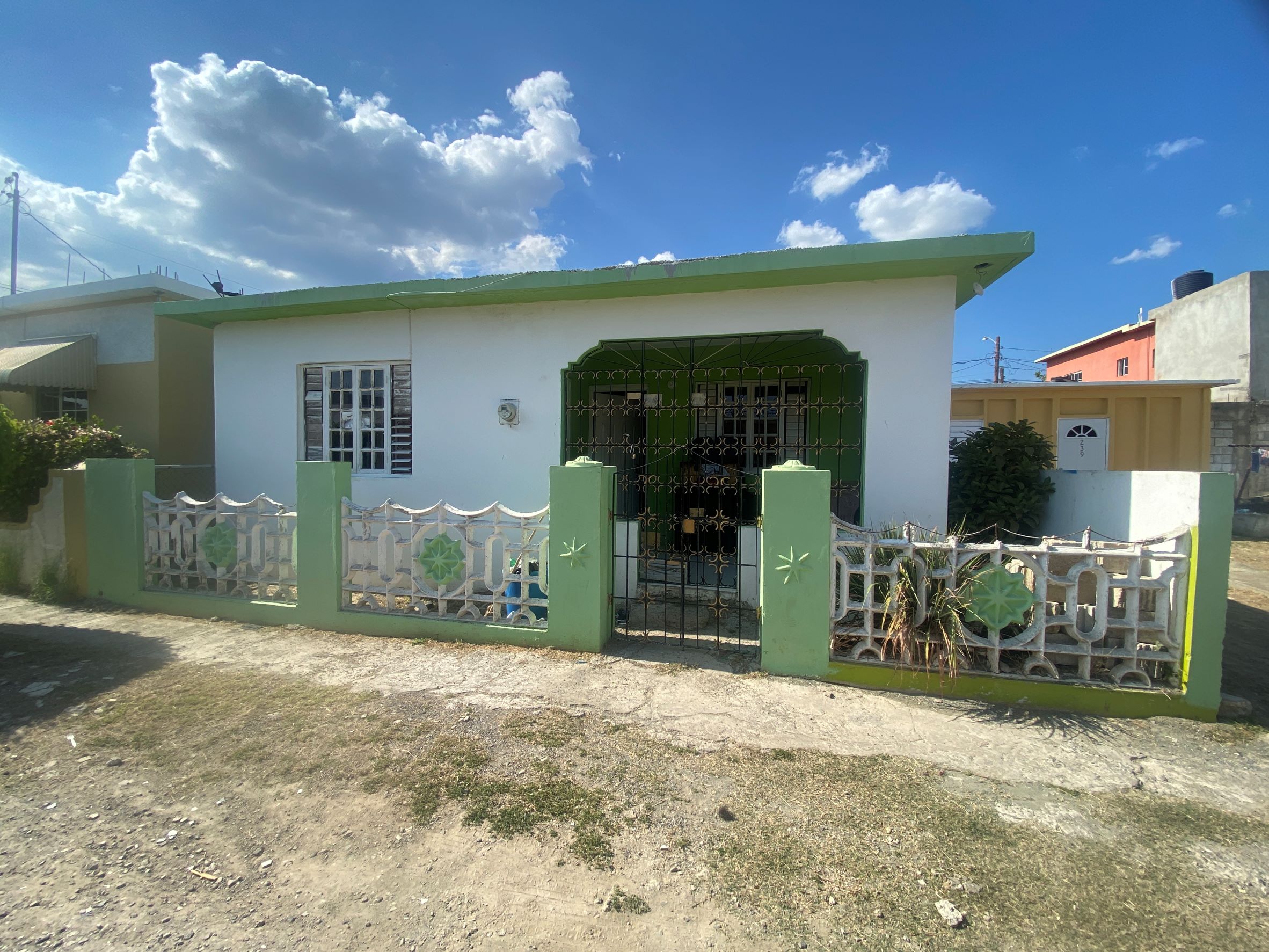 24 SW 36th Way, in Greater Portmore MLS ID 41639C1645147539316