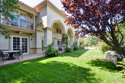 2074 De Mille Dr
