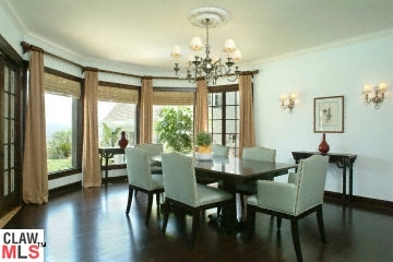3121 Waverly