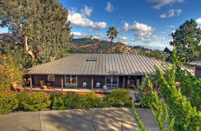 2284 Live Oak Dr