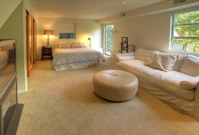 2284 Live Oak Dr