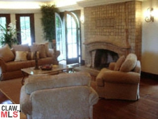 4111 Cromwell