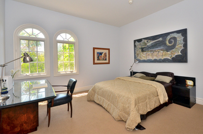 2074 De Mille Dr