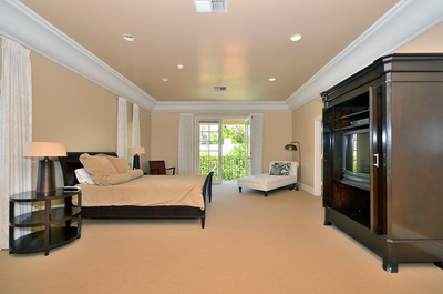 2074 De Mille Dr