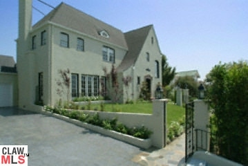 3121 Waverly