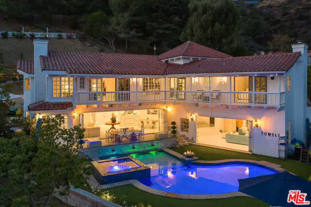 1423  Floresta Pl