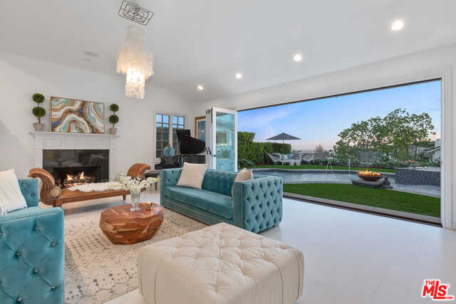 1423  Floresta Pl