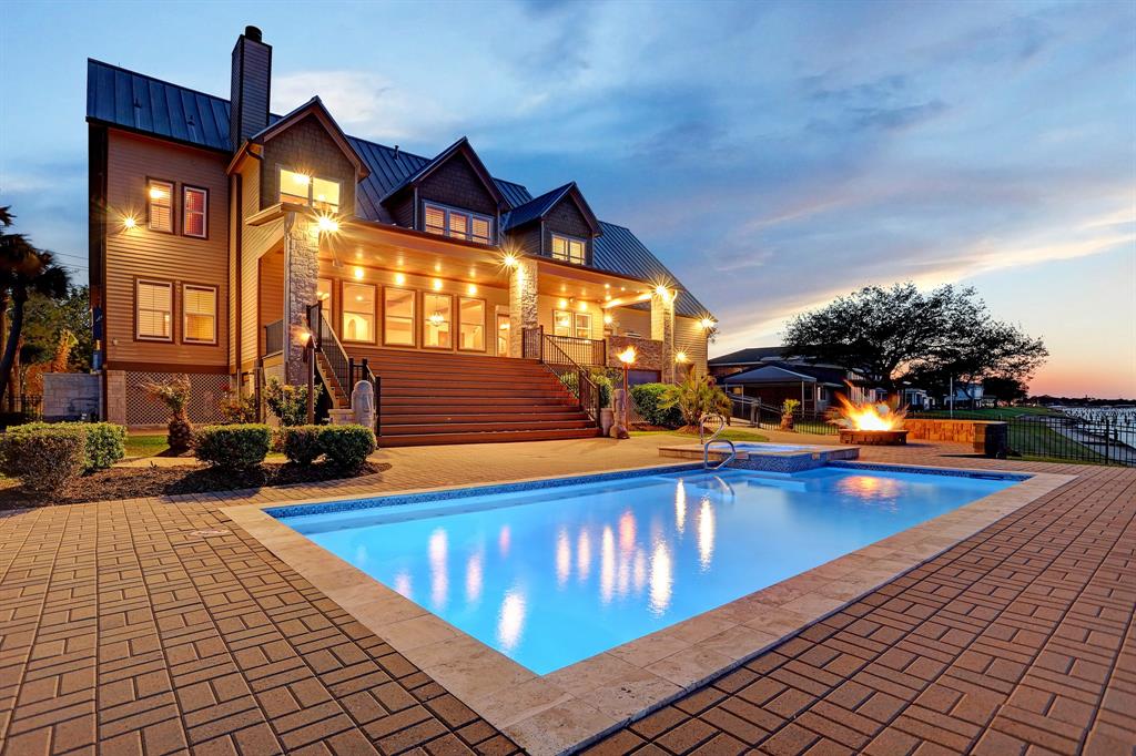 3019 Bayshore