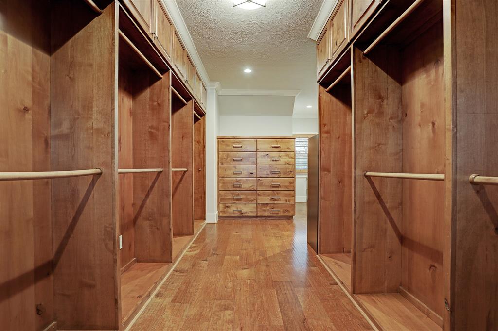 3019 Bayshore