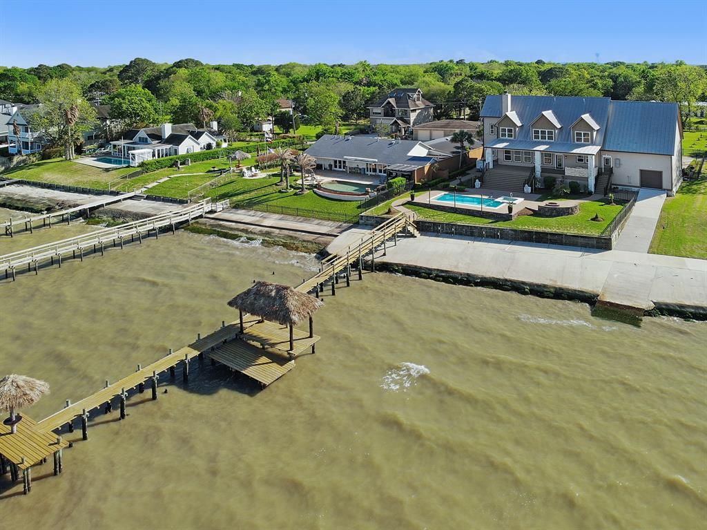 3019 Bayshore