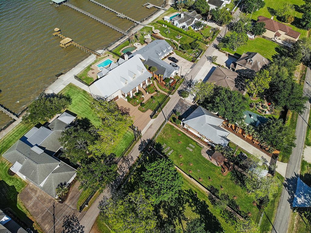 3019 Bayshore