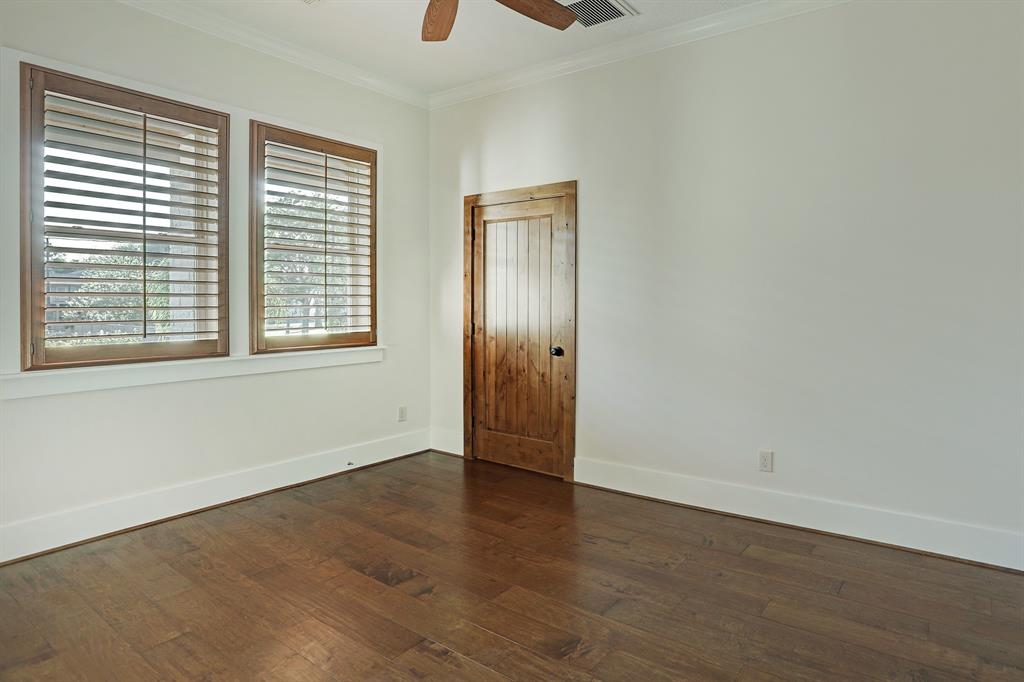 3019 Bayshore