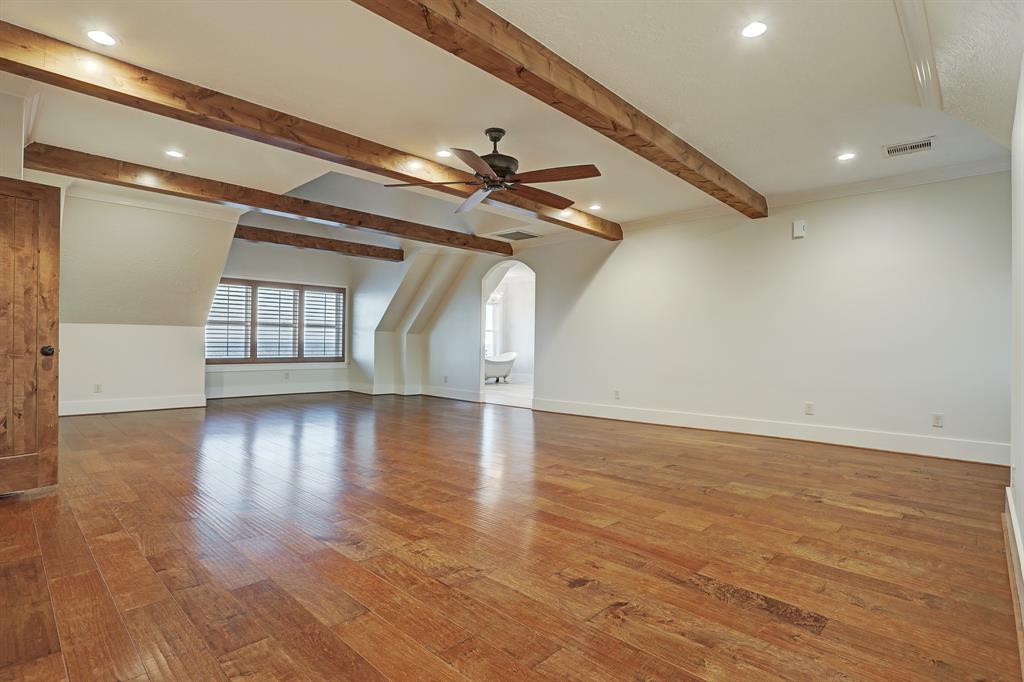 3019 Bayshore