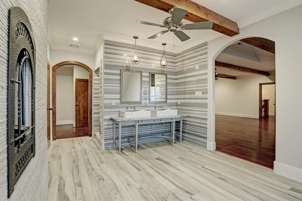 3019 Bayshore