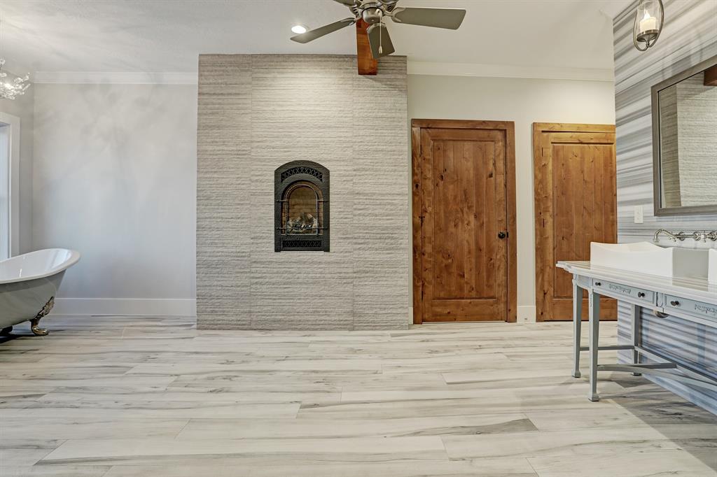 3019 Bayshore