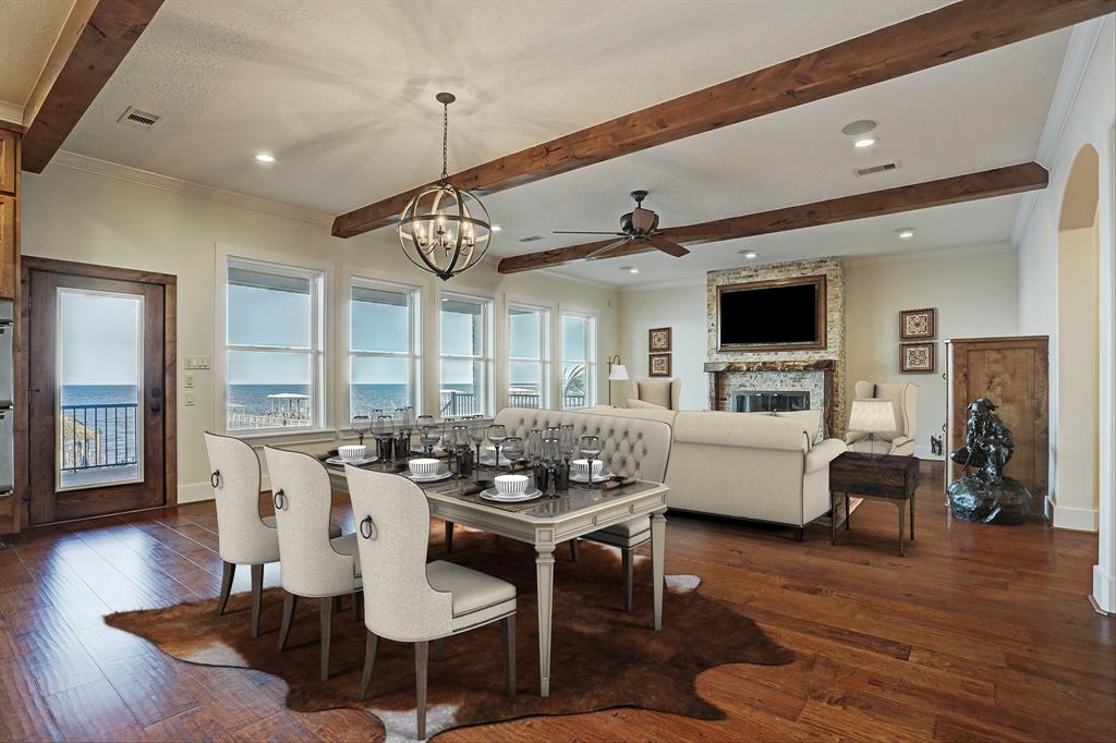 3019 Bayshore