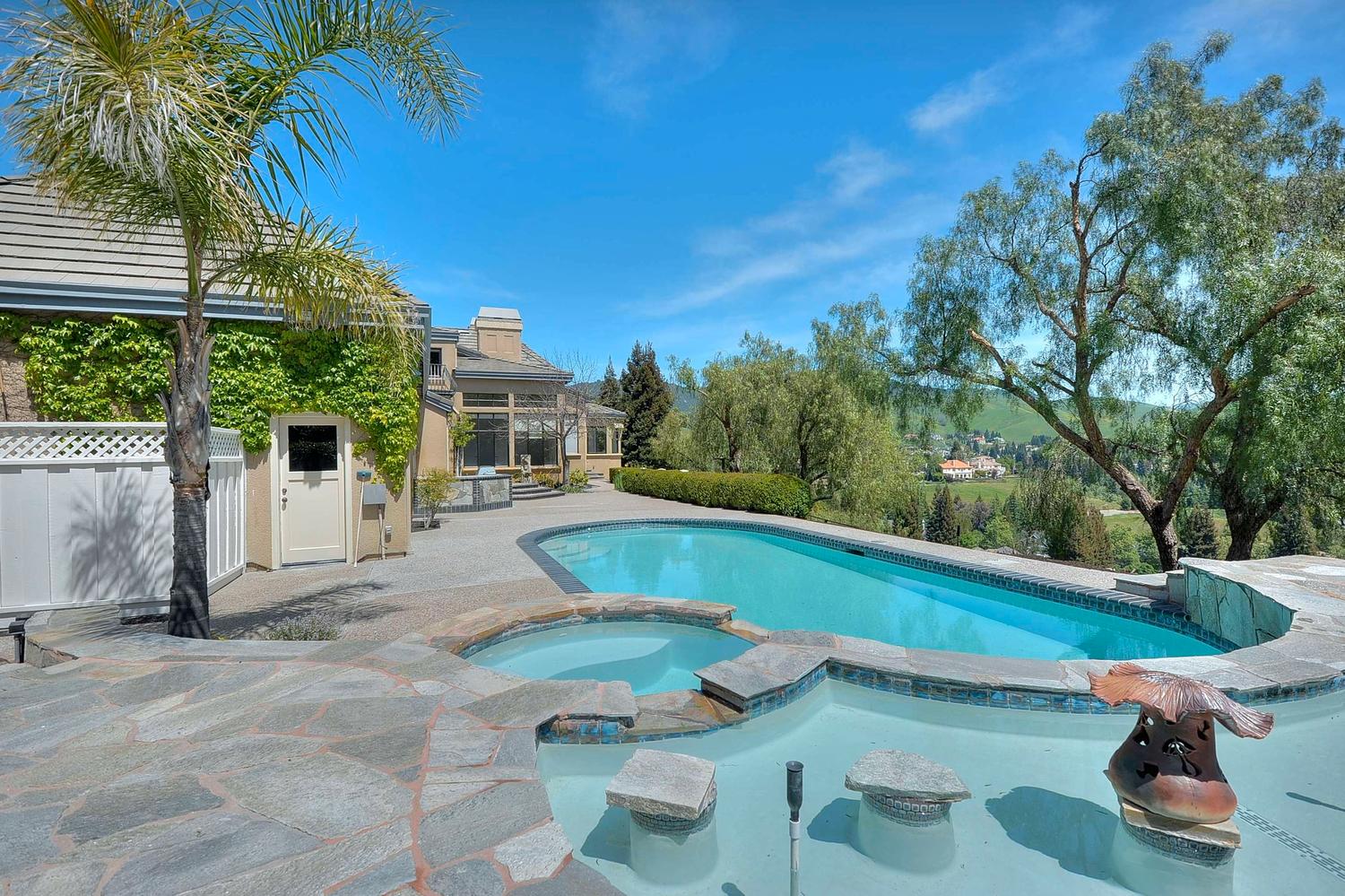 1131 Eagle Nest Court