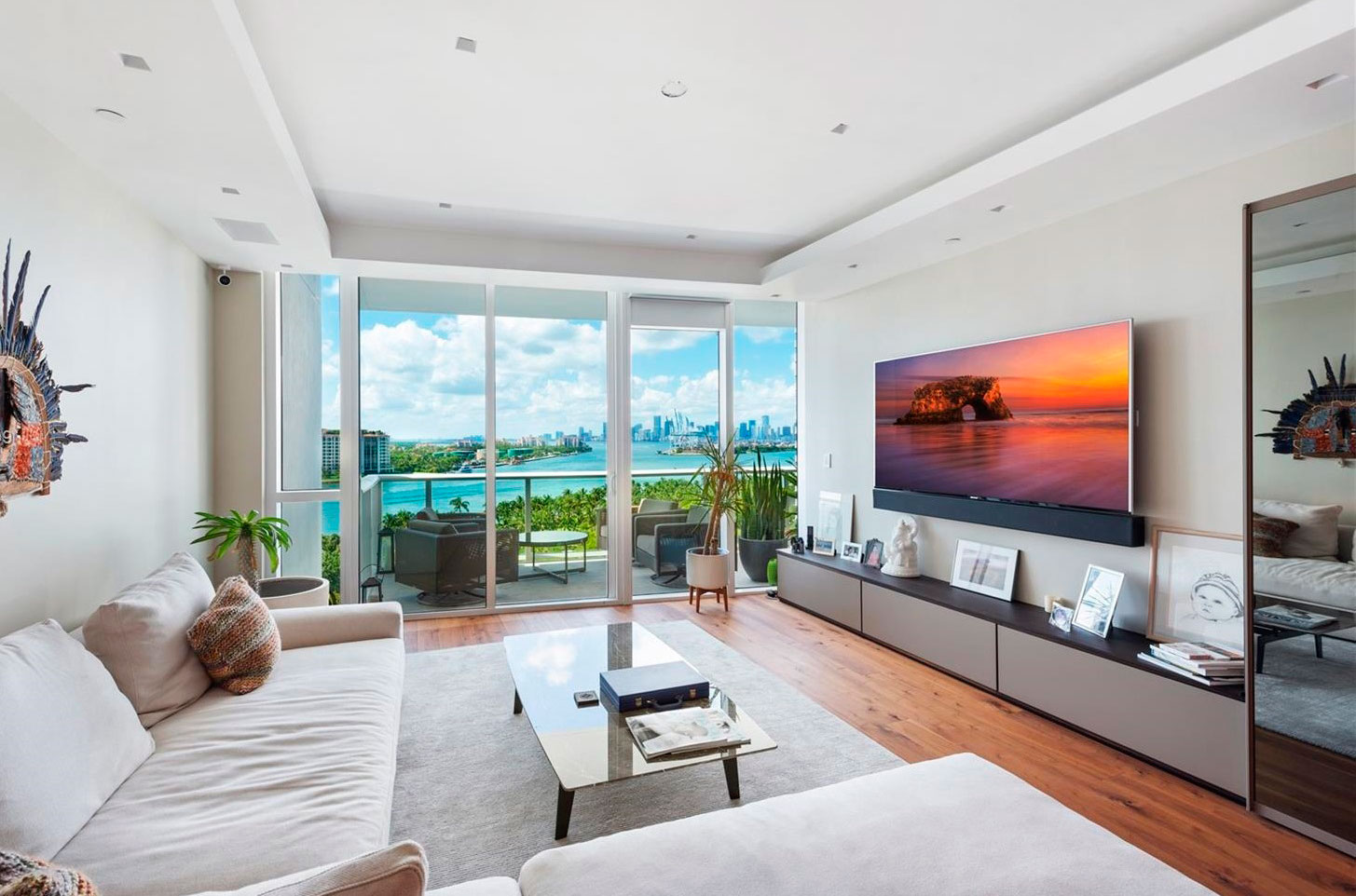 100 South Pointe Drive 1102-03