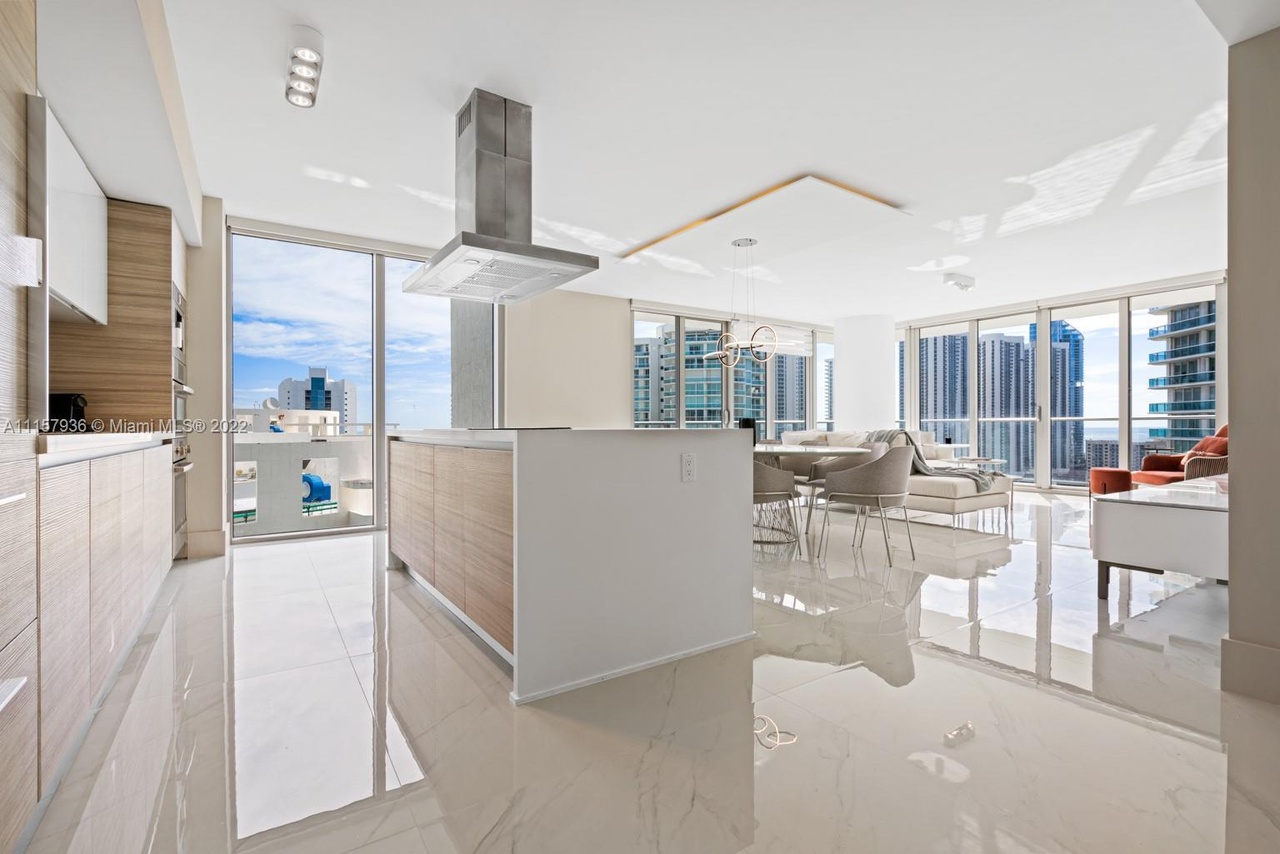 300 Sunny Isles Blvd 4-2202