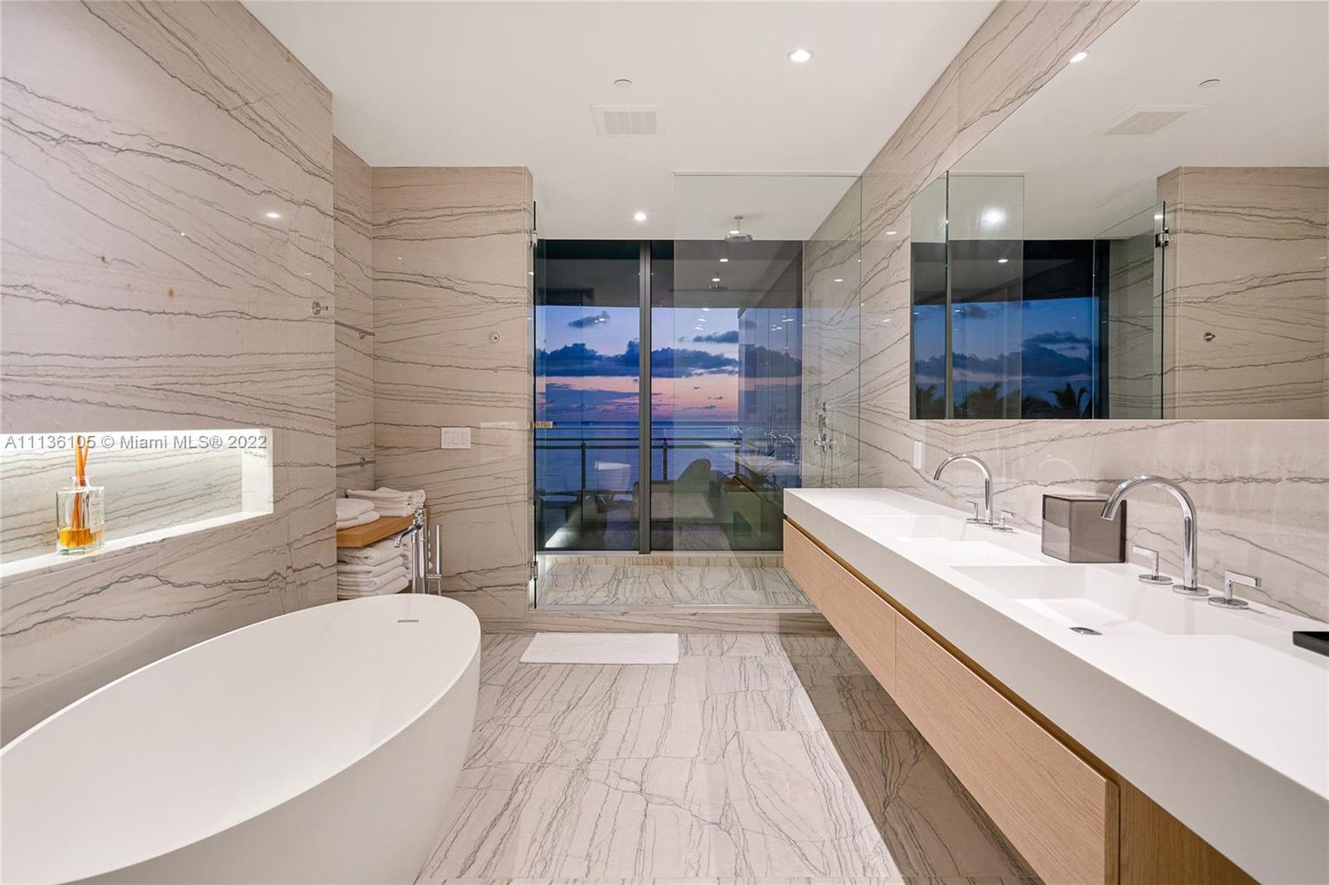 8701 Collins Ave 401
