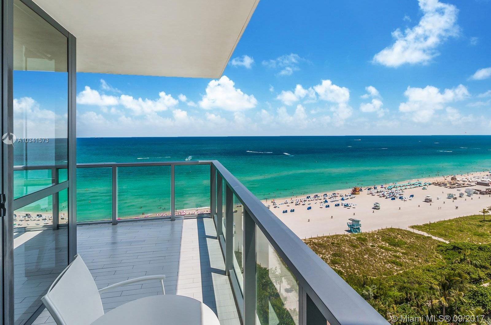 2201  Collins Ave 1428/30