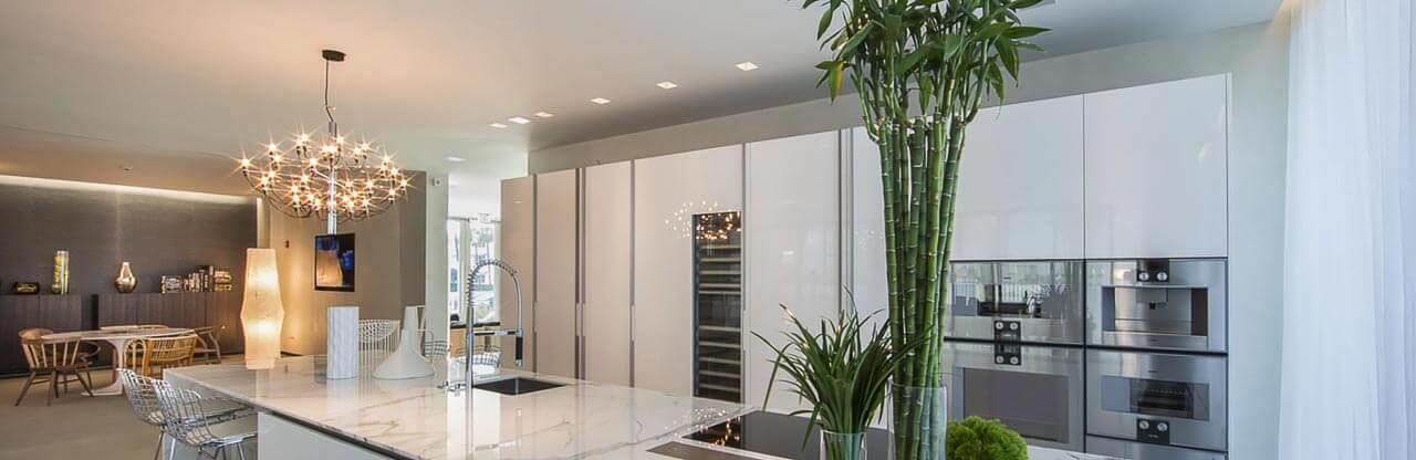10201 Collins Ave 403