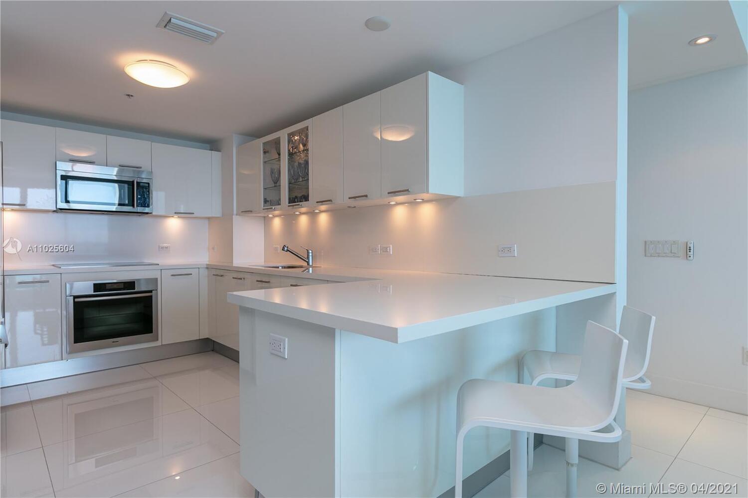 6899 Collins Avenue 1602