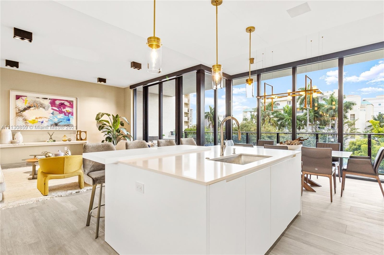 3581 E Glencoe 309