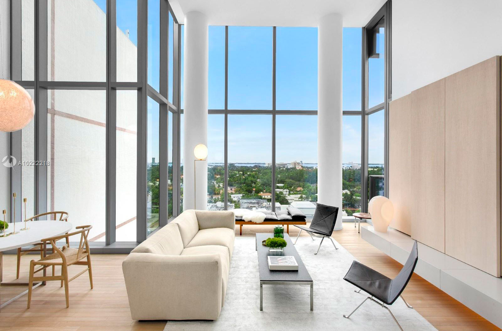 2901 Collins Ave 1203