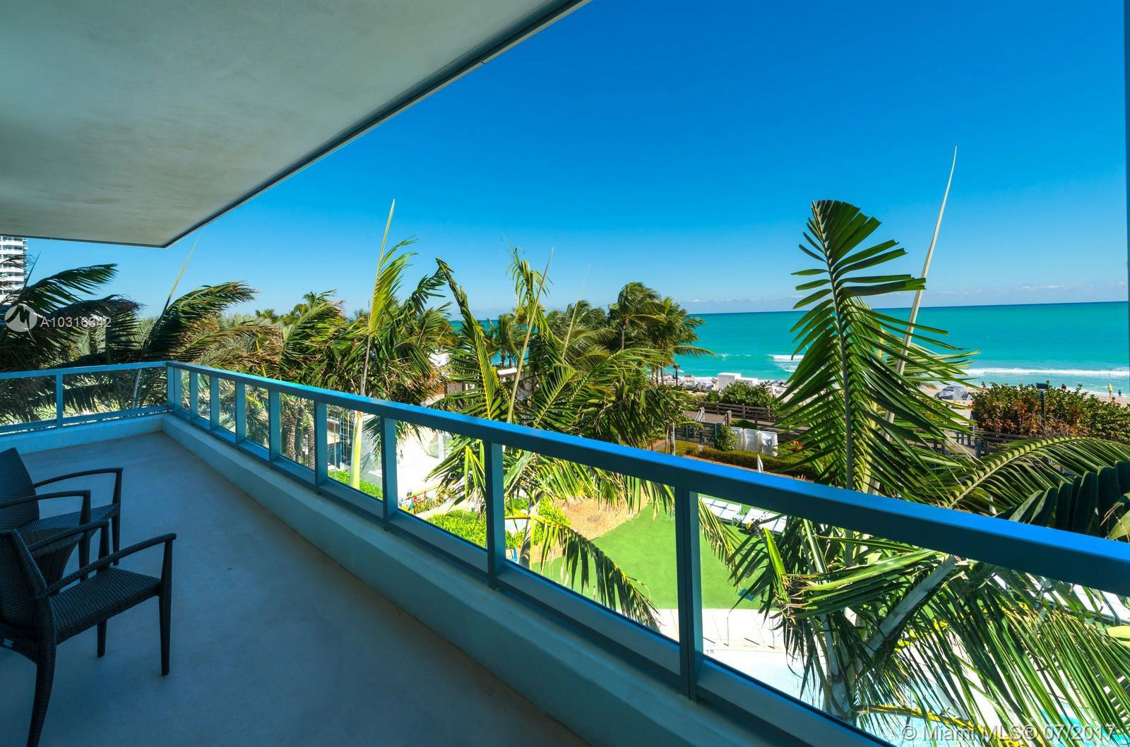 4391 Collins Ave 310