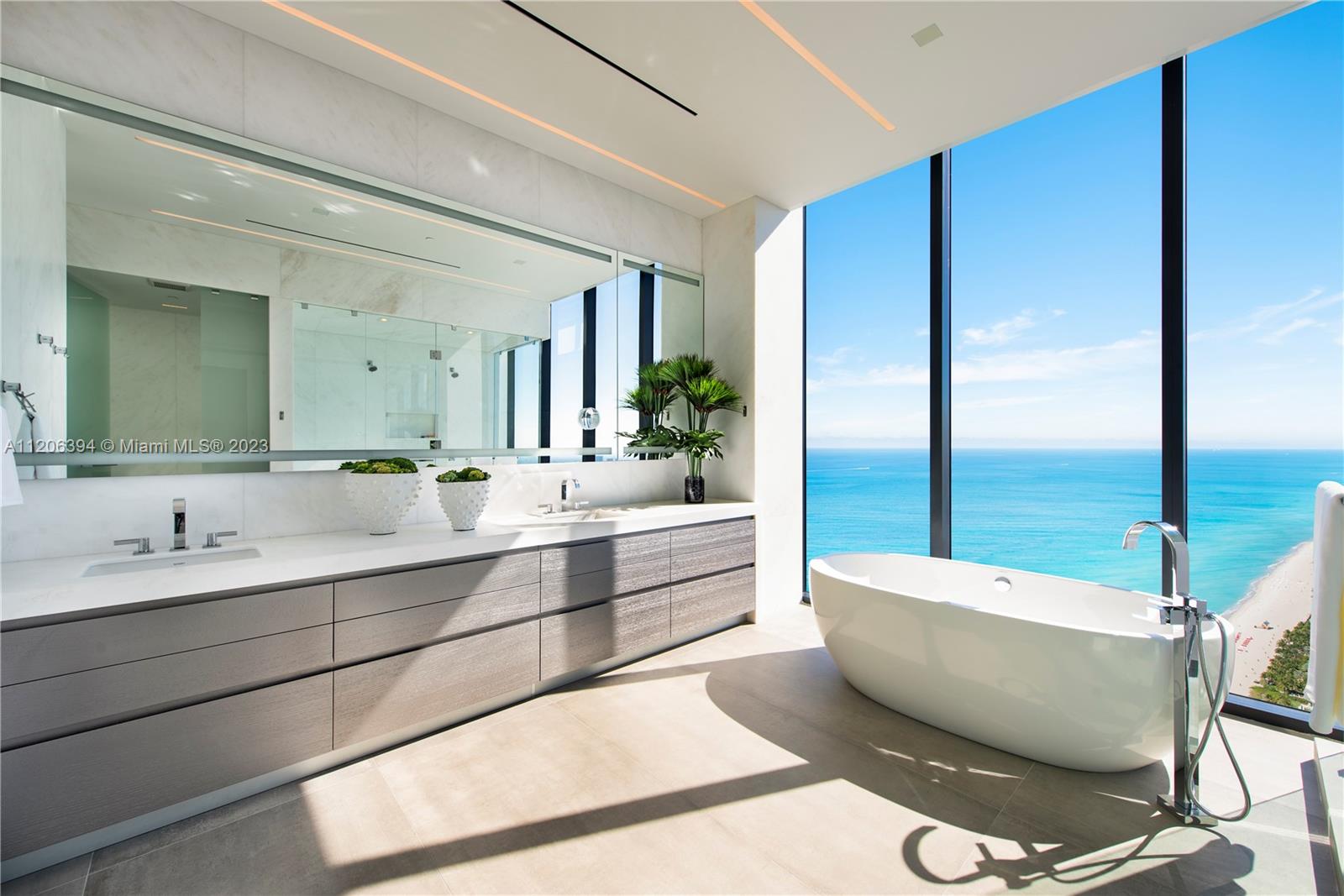 17141  Collins Ave 4301