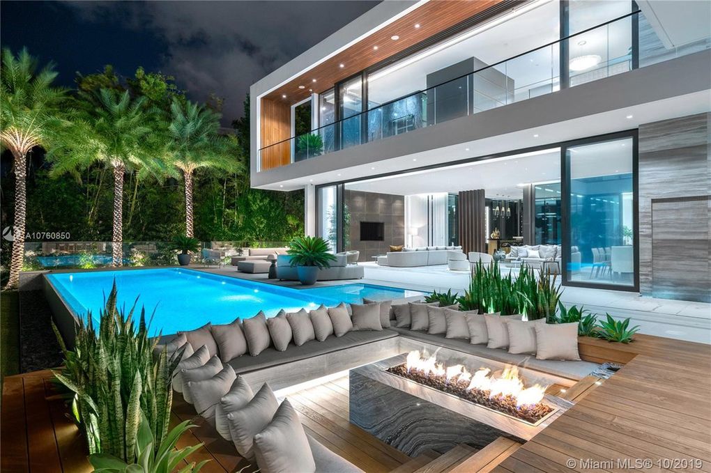 19 Palm Ave