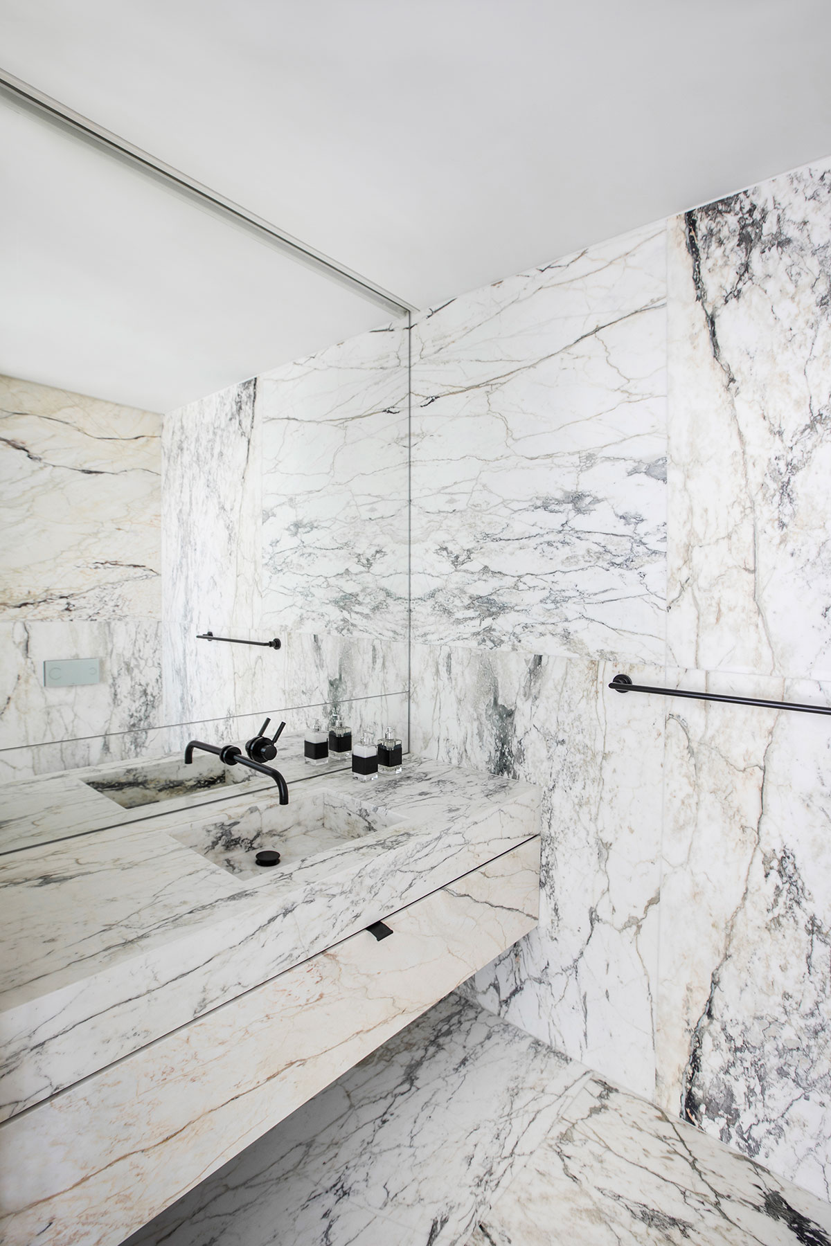 1300 Monad Terrace 8F