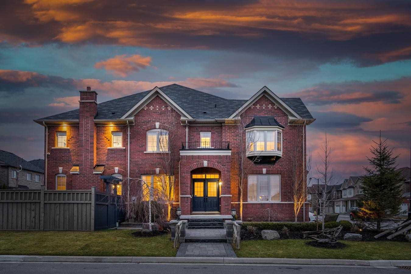 54 KINCARDINE ST