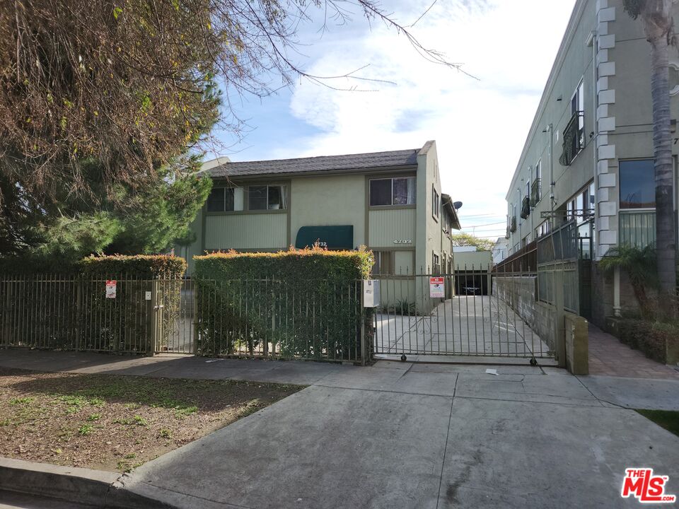 4732 Elmwood Ave