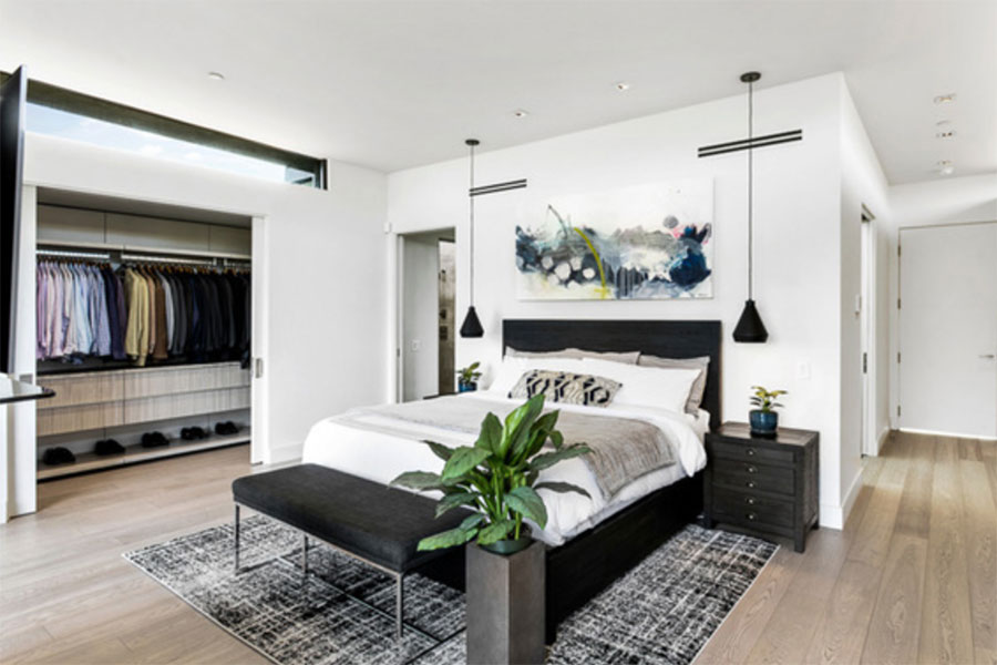 SOLD: 724 San Vicente Boulevard