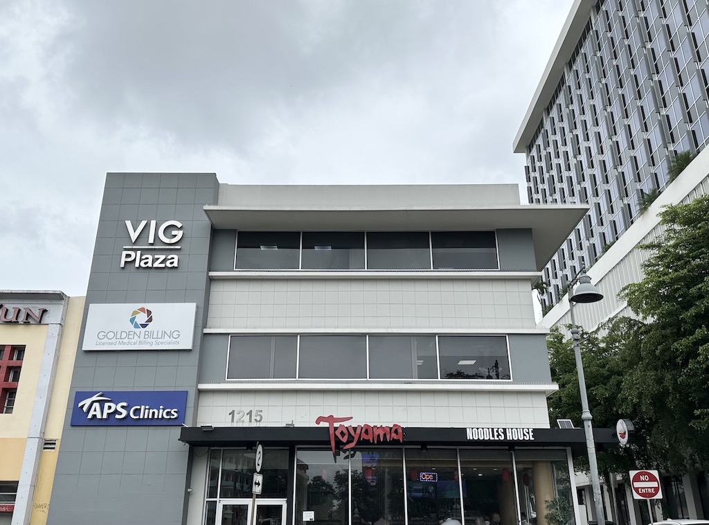 1213 Ponce de León 302