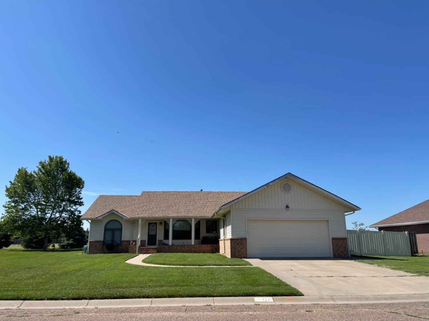 Residential / Farm for sale in Larned, Kansas, 82094