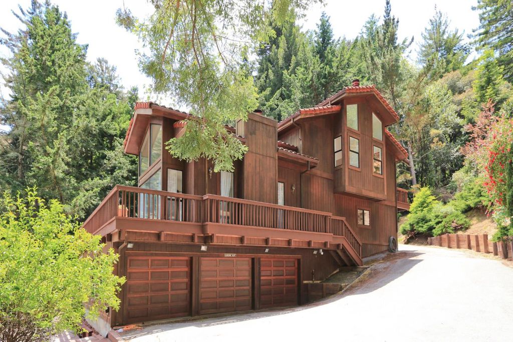 35 Echo Lane