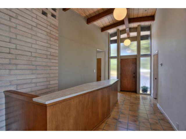 20 Holden Court