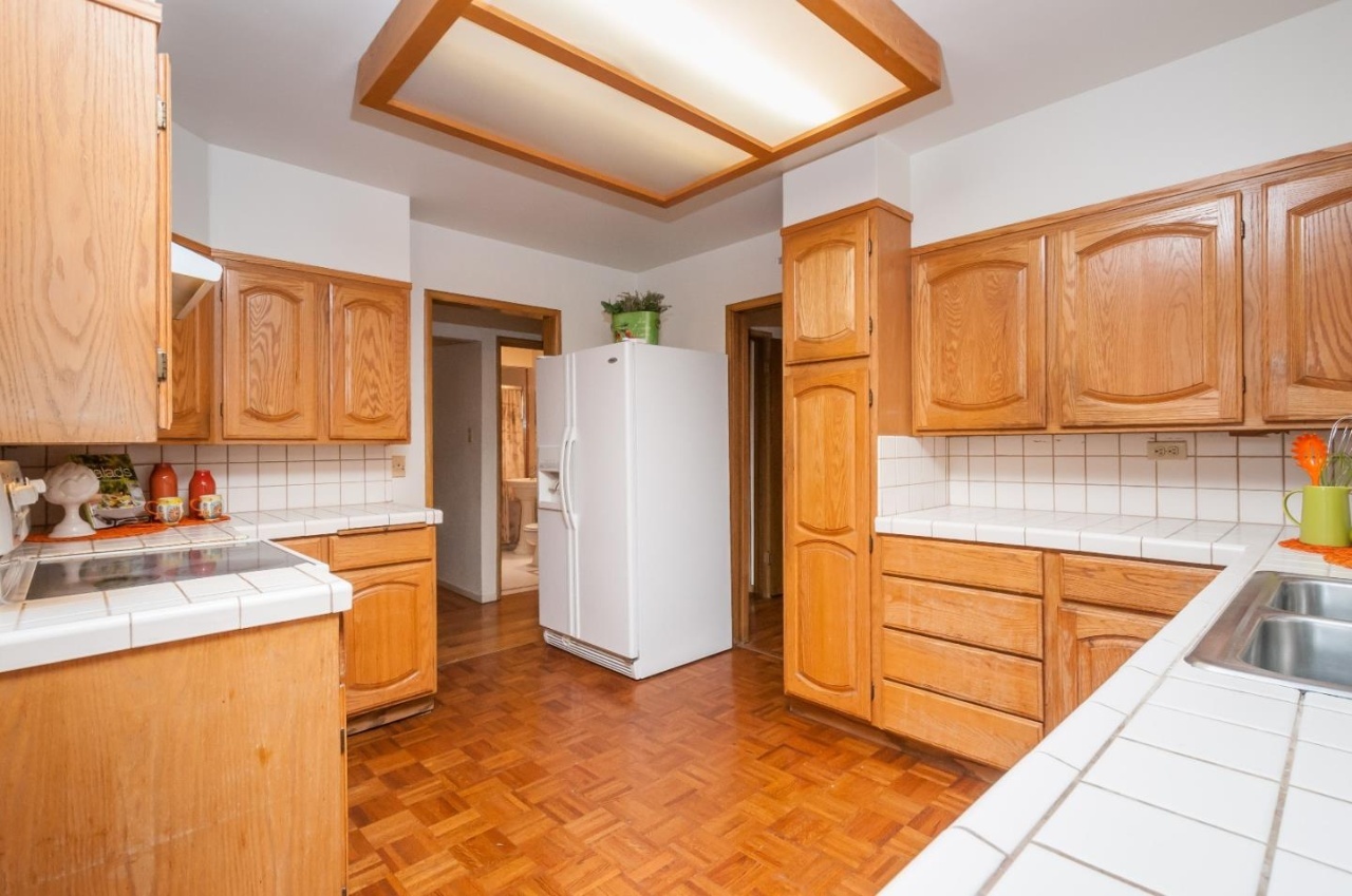 731 Knoll Drive