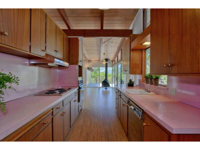 20 Holden Court