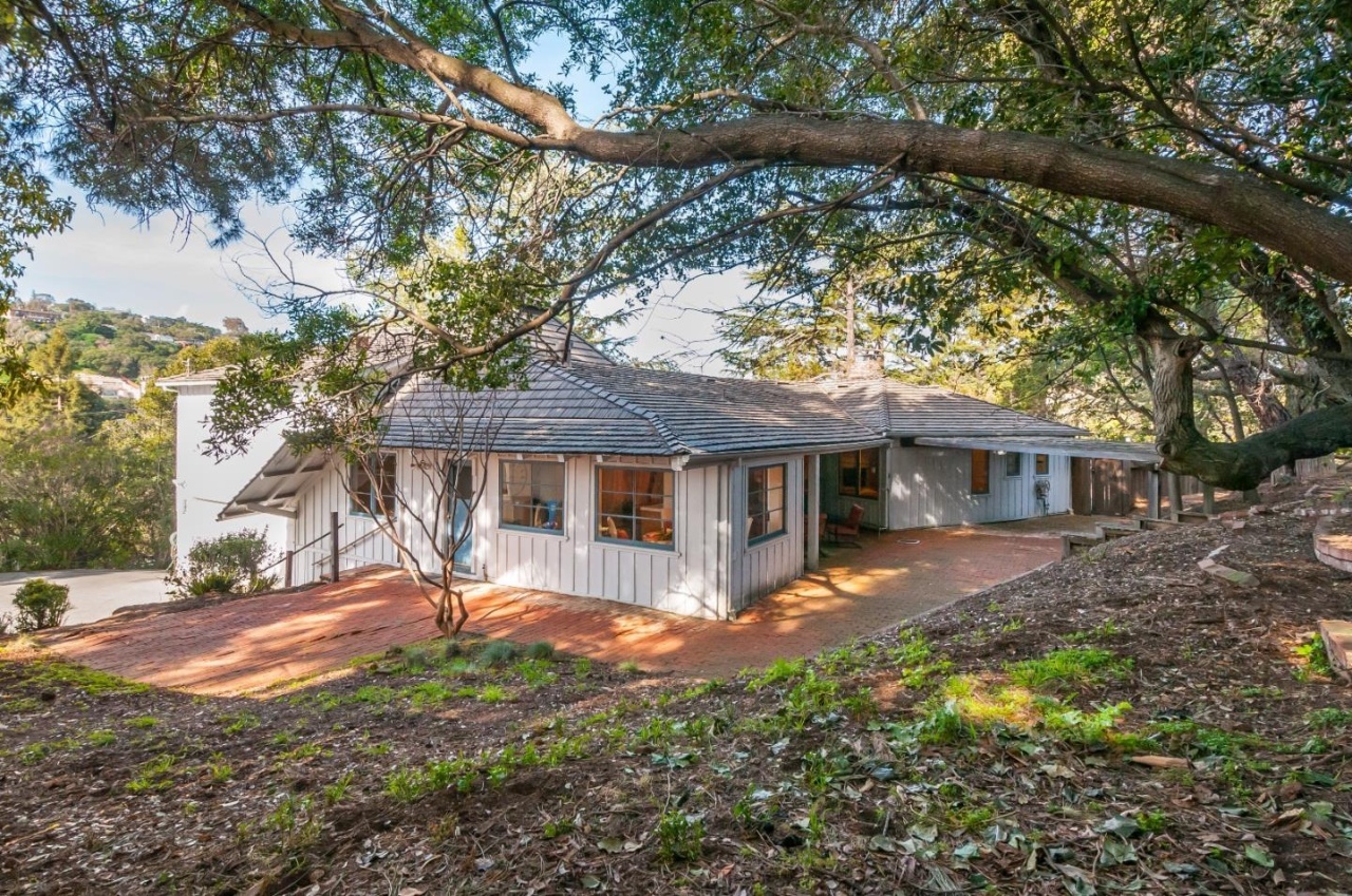 731 Knoll Drive