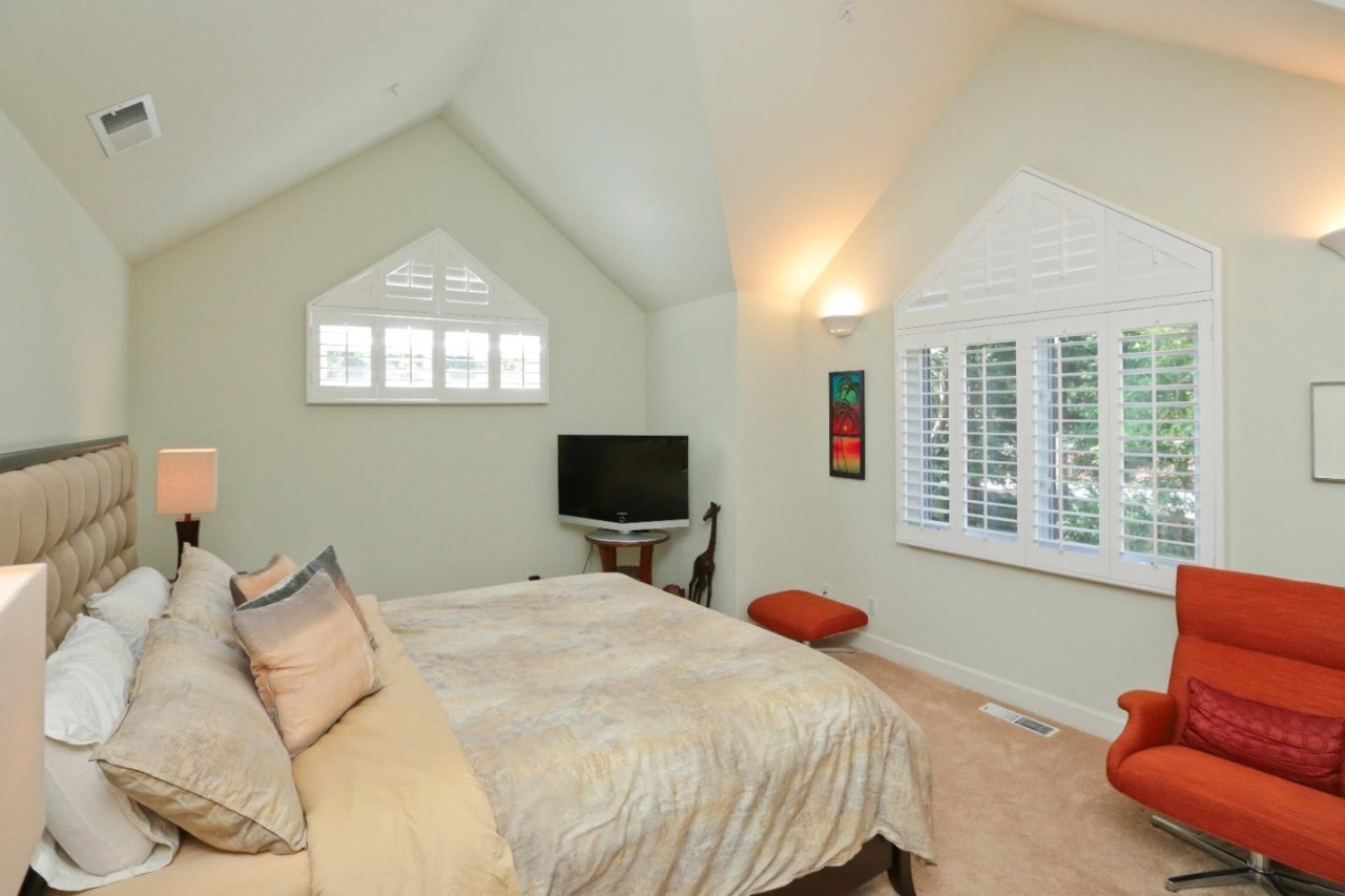 244 Selby Lane