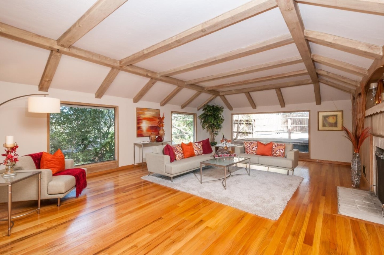731 Knoll Drive