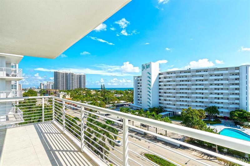 2821 N. Ocean Blvd. 703S