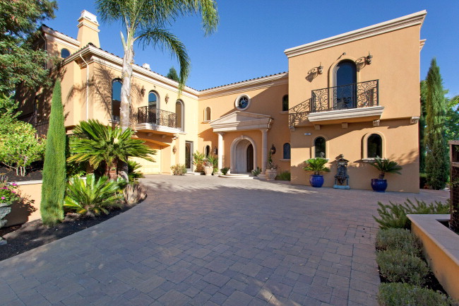 230 Biltmore Court