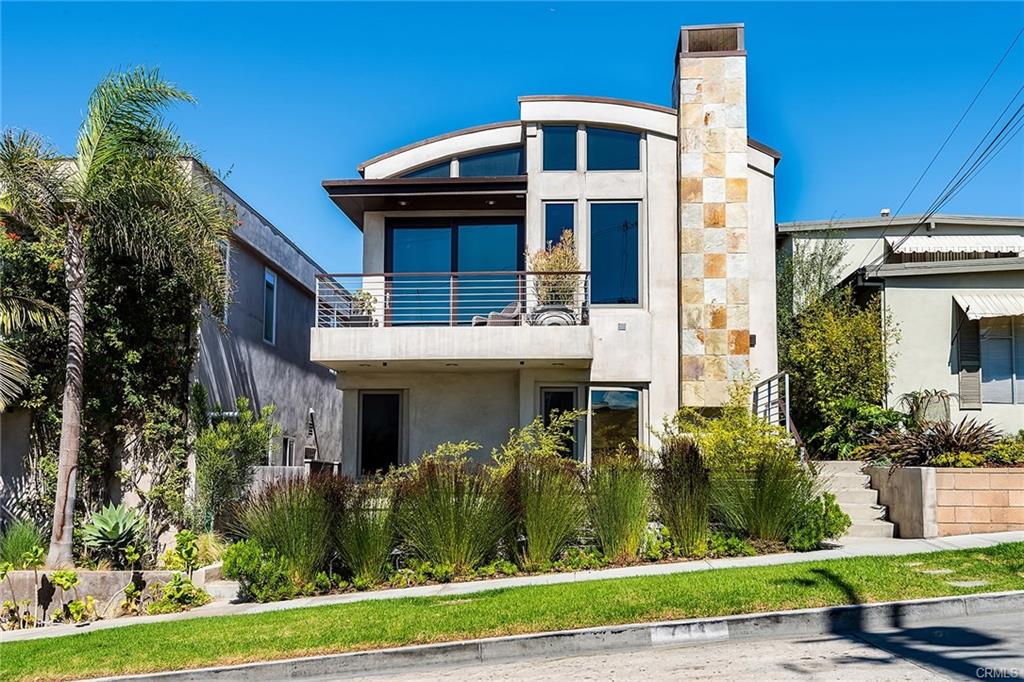 711 Longfellow Avenue