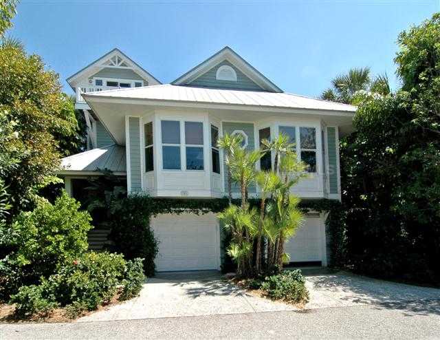 581 BUTTONWOOD BAY DR